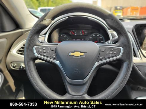 Used 2023 Chevrolet Malibu LT image 25