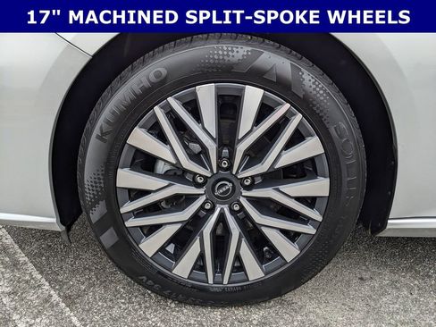 Used 2024 Nissan Altima 2.5 SV image 5