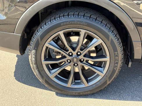 Used 2017 Ford Explorer XLT w/ Equipment Group 202A FWD image 10
