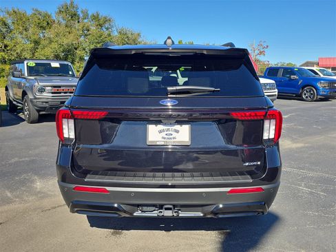 Certified 2025 Ford Explorer ST-Line w/ ST-Line Street Pack image 5