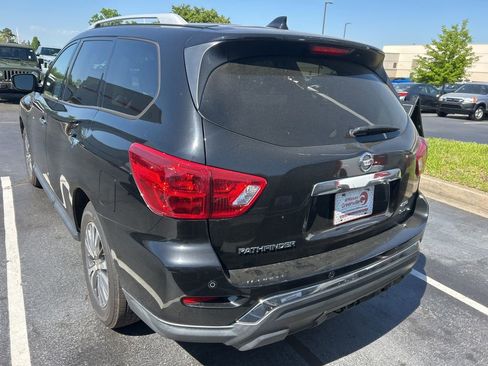 Used 2020 Nissan Pathfinder SV w/ Cargo Package image 8