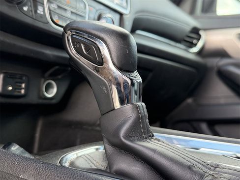 Used 2023 Chevrolet Traverse Premier w/ Redline Edition image 20