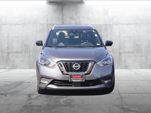 Used 2020 Nissan Kicks SR w/ SR Premium Package FWD image 4