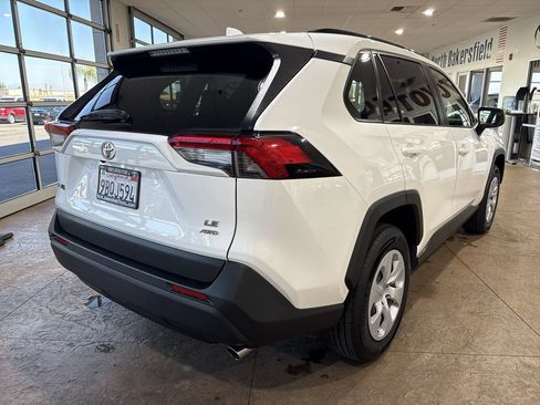 Certified 2019 Toyota RAV4 LE AWD/4WD image 2