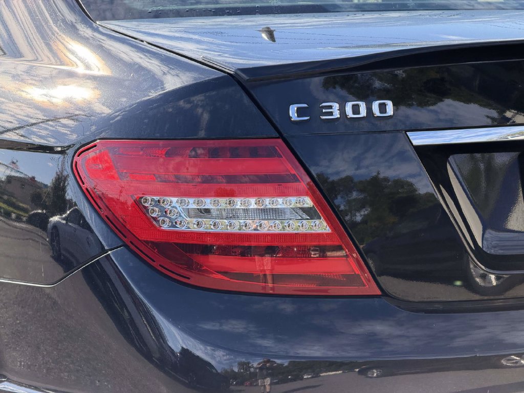Used 2013 Mercedes-Benz C 300 4MATIC Sedan image 14