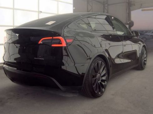 Used 2023 Tesla Model Y Performance AWD/4WD image 2