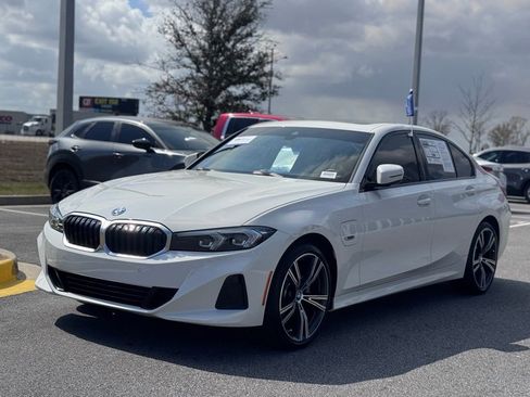 Used 2023 BMW 330e w/ Premium Package image 3