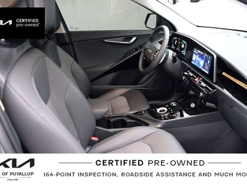 Certified 2025 Kia Niro EX FWD image 17