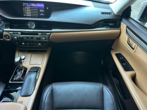 Used 2018 Lexus ES 350 w/ Navigation System Package FWD image 30