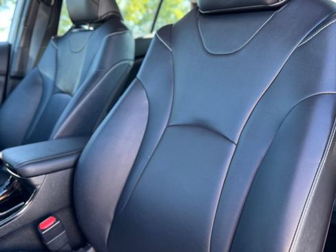 Used 2021 Toyota Prius Prime XLE FWD image 32