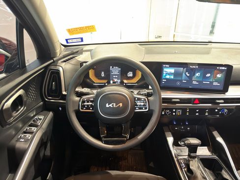 Certified 2024 Kia Sorento LX image 15