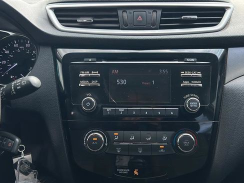 Used 2016 Nissan Rogue S FWD image 19