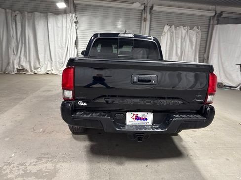 Used 2022 Toyota Tacoma SR5 w/ Technology Package RWD image 6