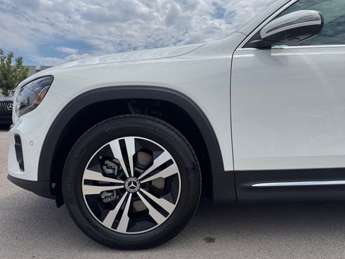 Used 2026 Mercedes-Benz GLB 250 4MATIC image 10