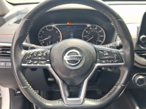 Used 2022 Nissan Altima 2.5 SR FWD image 10