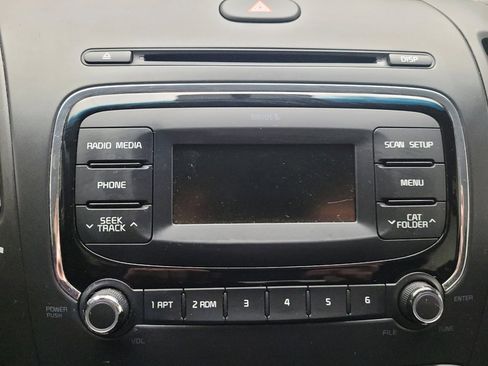 Used 2017 Kia Forte LX image 25