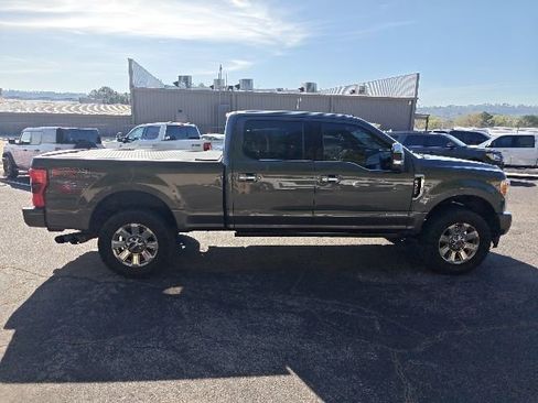 Used 2017 Ford F350 Platinum w/ Platinum Ultimate Package image 2