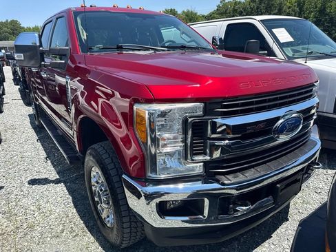 Used 2017 Ford F350 XLT w/ XLT Premium Package AWD/4WD image 2