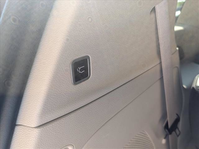 Used 2022 Chrysler Pacifica Touring-L w/ Uconnect Theater Family Group FWD image 24