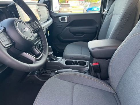 New 2026 Jeep Gladiator Sport AWD/4WD image 8