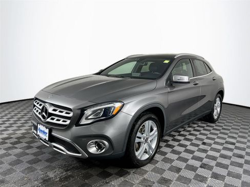 Used 2018 Mercedes-Benz GLA 250 4MATIC image 2