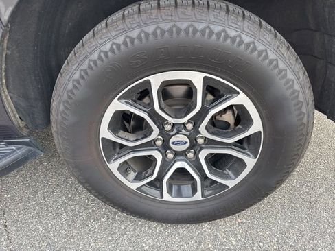 Used 2024 Ford Expedition Max XLT image 8