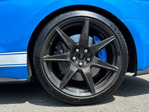 Used 2022 Ford Mustang Shelby GT500 w/ Carbon Fiber Track Pack RWD image 44