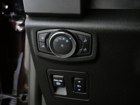 Used 2019 Ford F150 XLT w/ Equipment Group 302A Luxury AWD/4WD image 26