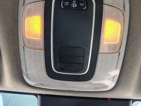 Used 2021 Hyundai Elantra SE image 16