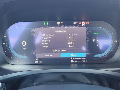 Used 2025 Volvo S60 T8 Plus image 6