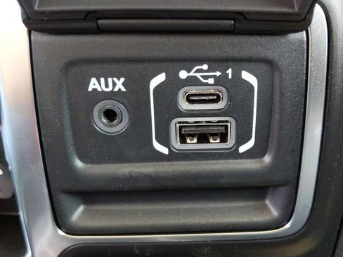 Used 2023 Jeep Gladiator Sport AWD/4WD image 20