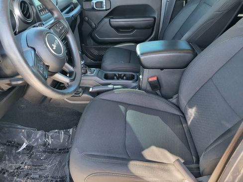 Used 2022 Jeep Wrangler Unlimited Sport image 25