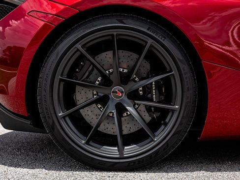 Used 2018 McLaren 720S Luxury RWD image 14