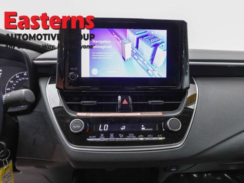 Used 2025 Toyota Corolla LE FWD image 11