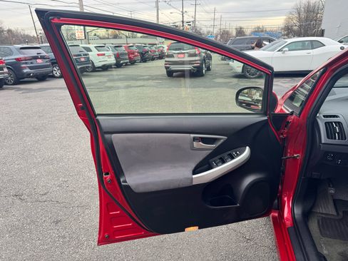 Used 2014 Toyota Prius Three image 15