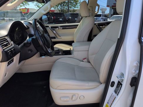 Used 2020 Lexus GX 460 Premium w/ Premium Package AWD/4WD image 9