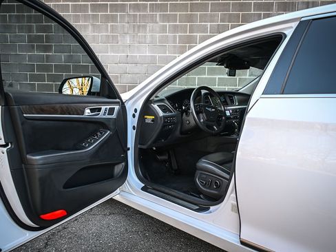 Used 2015 Hyundai Genesis 3.8 w/ Option Group 03 AWD/4WD image 7