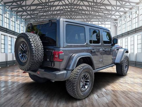Used 2025 Jeep Wrangler Unlimited Rubicon AWD/4WD image 4