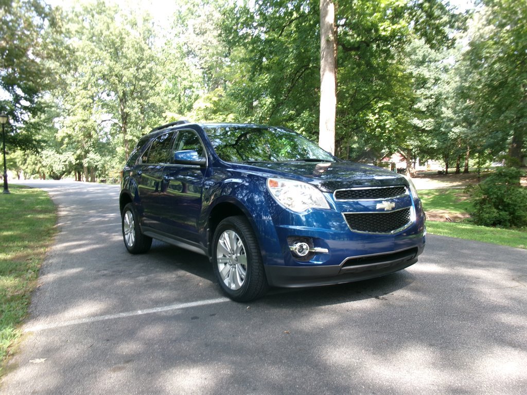 Used 2010 Chevrolet Equinox LT AWD/4WD image 4