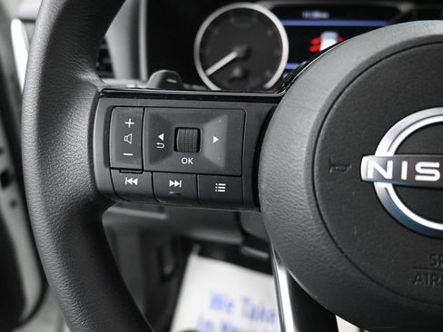 Used 2023 Nissan Rogue SV AWD/4WD image 32