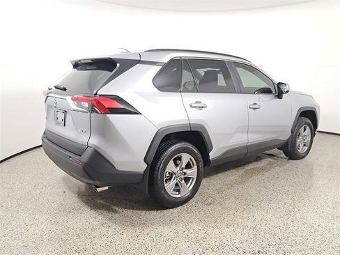 Used 2025 Toyota RAV4 XLE image 5