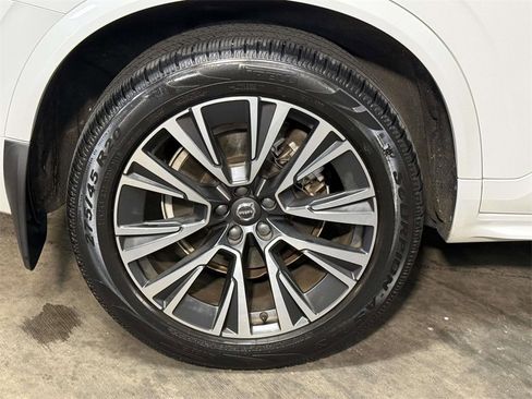 Used 2020 Volvo XC90 T6 Momentum w/ Protection Package Premier image 13