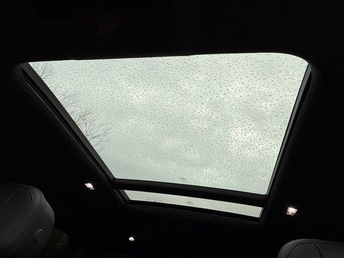 Certified 2025 Land Rover Defender 130 V8 image 33