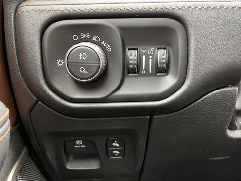 Used 2022 RAM 1500 Limited image 33