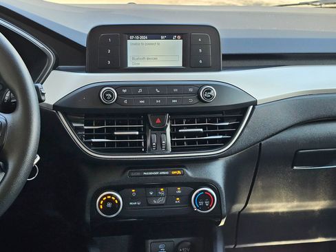 Used 2022 Ford Escape S image 21