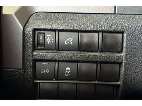 Used 2024 Toyota Tacoma SR5 AWD/4WD image 28