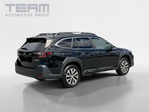 Used 2023 Subaru Outback Premium AWD/4WD image 7