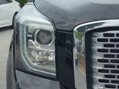Used 2016 GMC Yukon Denali RWD image 11