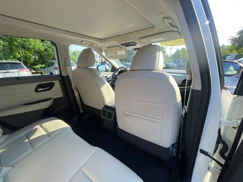 Certified 2023 Nissan Rogue SV w/ SV Premium B Package AWD/4WD image 16