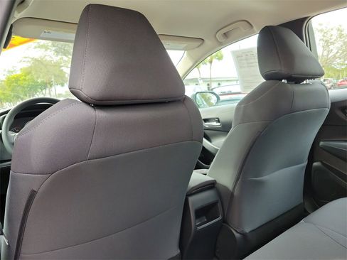 Used 2020 Toyota Corolla LE image 11